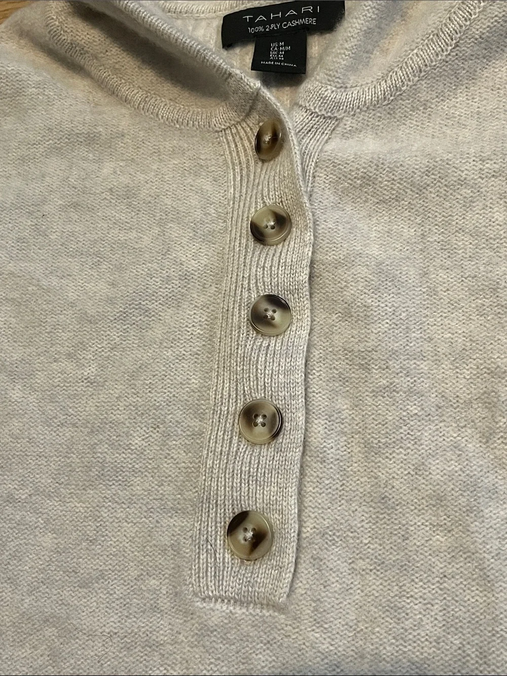 Tahari 100% 2-Ply Cashmere Hooded Sweater Oatmeal Women’s Medium Button Henley